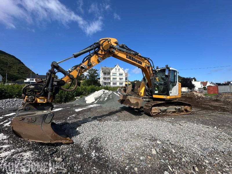 Liebherr R914 STD Compact Litronic Beltegraver - 2932 Timer - Sentralsmøring - Novatron 3D GPS - 4 Skuffer - Экскаватор: фото 1 Liebherr R914 STD Compact Litronic Beltegraver - 2932 Timer - Sentralsmøring - Novatron 3D GPS - 4 Skuffer - Экскаватор: фото 1