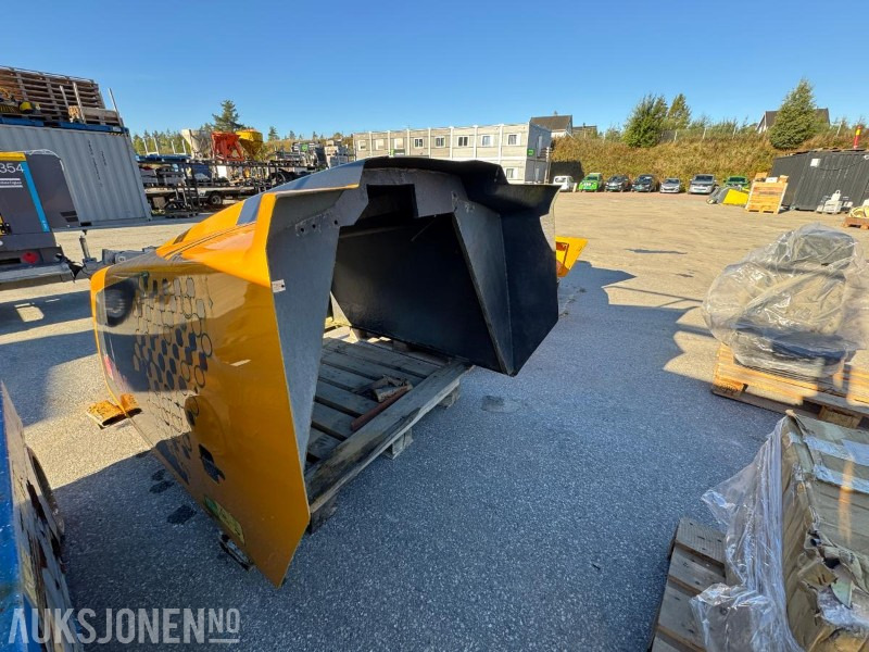 Moxy MT41 panser og side kasser med lokk. - Строительное оборудование: фото 3 Moxy MT41 panser og side kasser med lokk. - Строительное оборудование: фото 3