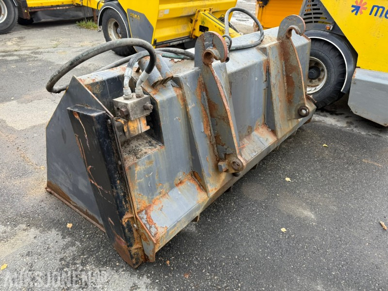 2003 Holms SSH-1600 Strøskuffe m/ BM feste - Навесное оборудование для Строительной техники: фото 1 2003 Holms SSH-1600 Strøskuffe m/ BM feste - Навесное оборудование для Строительной техники: фото 1