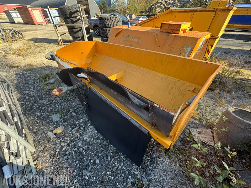 2015 Epoke TKB12-280 Sand- og saltspreder - Навесное оборудование для Строительной техники: фото 4 2015 Epoke TKB12-280 Sand- og saltspreder - Навесное оборудование для Строительной техники: фото 4