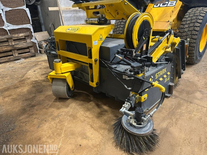 2024 Stark Spinner dreibar Feiemaskin med oppsamler for hjullaster - Vannsystem og spyle utstyr - Навесное оборудование для Строительной техники: фото 1 2024 Stark Spinner dreibar Feiemaskin med oppsamler for hjullaster - Vannsystem og spyle utstyr - Навесное оборудование для Строительной техники: фото 1
