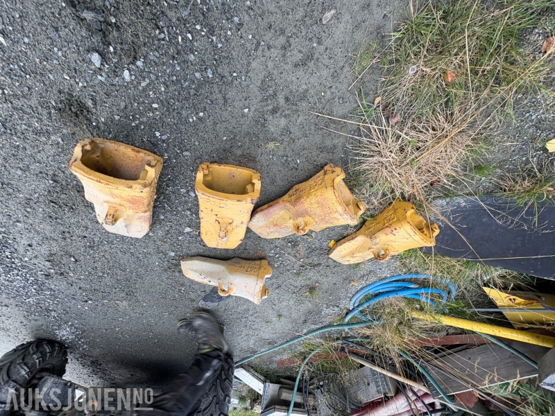 Cat graveskuffetenner til gravemaskin og/eller hjullaster - Навесное оборудование для Строительной техники: фото 3 Cat graveskuffetenner til gravemaskin og/eller hjullaster - Навесное оборудование для Строительной техники: фото 3