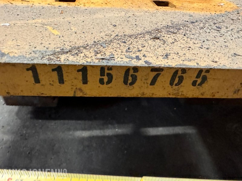 Volvo L110 - Slitestål til skuffe som har stått på Hjullaster - Навесное оборудование для Строительной техники: фото 4 Volvo L110 - Slitestål til skuffe som har stått på Hjullaster - Навесное оборудование для Строительной техники: фото 4