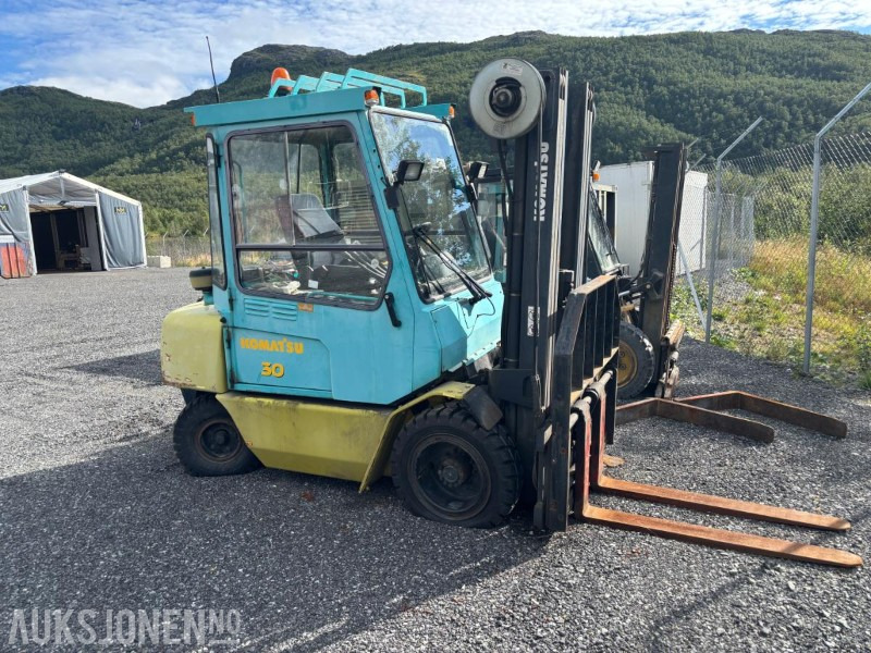 1996 Komatsu FD30T truck diesel - Погрузочно-разгрузочная техника: фото 1 1996 Komatsu FD30T truck diesel - Погрузочно-разгрузочная техника: фото 1