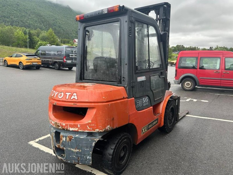 2004 Toyota 62-7FDF30 - Diesel truck - Nylig sertifisert - Погрузочно-разгрузочная техника: фото 4 2004 Toyota 62-7FDF30 - Diesel truck - Nylig sertifisert - Погрузочно-разгрузочная техника: фото 4