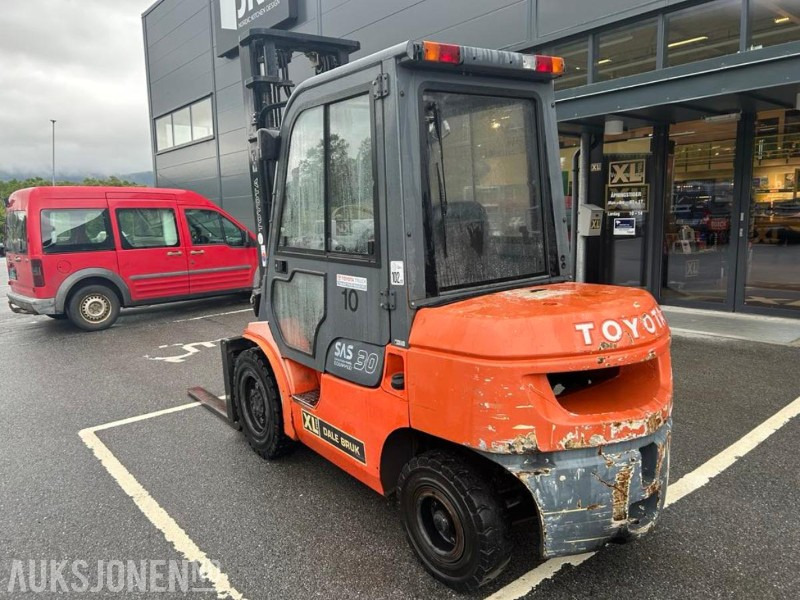 2004 Toyota 62-7FDF30 - Diesel truck - Nylig sertifisert - Погрузочно-разгрузочная техника: фото 5 2004 Toyota 62-7FDF30 - Diesel truck - Nylig sertifisert - Погрузочно-разгрузочная техника: фото 5