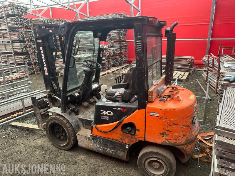 2010 Doosan D30S-5 Gaffeltruck / Dieseltruck 3 tonns – Rep-objekt - Погрузочно-разгрузочная техника: фото 3 2010 Doosan D30S-5 Gaffeltruck / Dieseltruck 3 tonns – Rep-objekt - Погрузочно-разгрузочная техника: фото 3