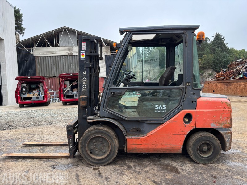 2011 Toyota Gaffeltruck 52-8FDF35 3500kg - Погрузочно-разгрузочная техника: фото 2 2011 Toyota Gaffeltruck 52-8FDF35 3500kg - Погрузочно-разгрузочная техника: фото 2