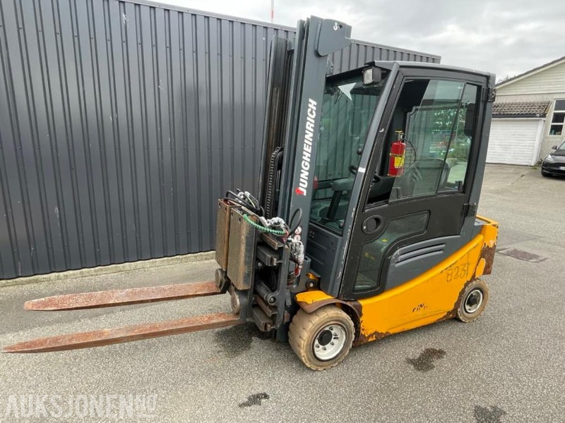2012 Jungheinrich EFG 320 EL.Truck - Ravas vekt - 7 m. løftehøyde - 2 tonn løftekapasitet - 4812 timer. - Погрузочно-разгрузочная техника: фото 1 2012 Jungheinrich EFG 320 EL.Truck - Ravas vekt - 7 m. løftehøyde - 2 tonn løftekapasitet - 4812 timer. - Погрузочно-разгрузочная техника: фото 1