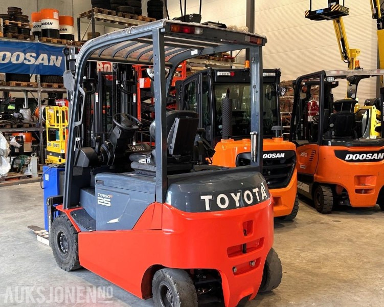 2014 Toyota 8FBMKT25 – 2,5T elektrisk gaffeltruck - Погрузочно-разгрузочная техника: фото 2 2014 Toyota 8FBMKT25 – 2,5T elektrisk gaffeltruck - Погрузочно-разгрузочная техника: фото 2