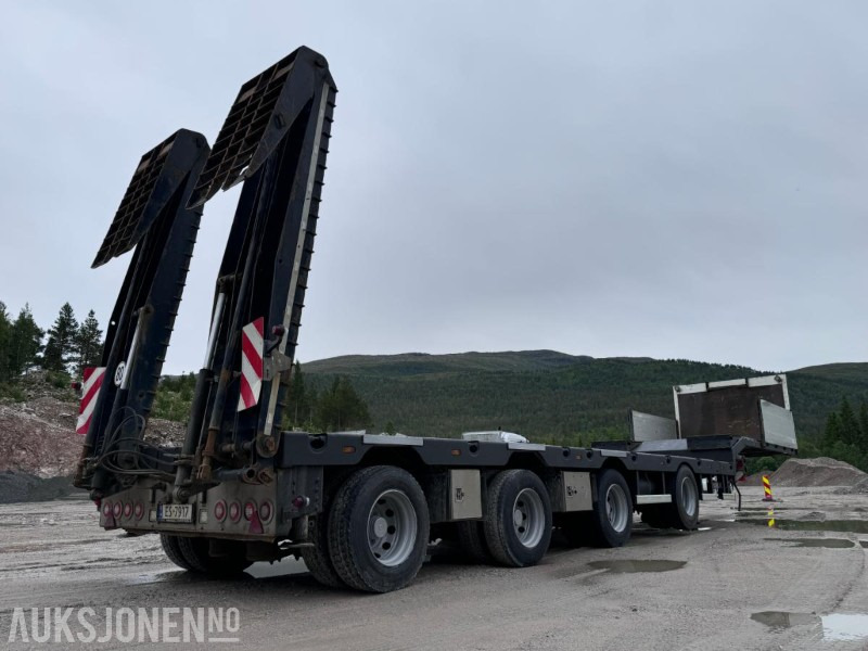 2019 Carnehl CSTV 40-60 - 4 akslet maskinsemi - Manuelt uttrekk - Hydraulisk bredding - Støttelabber bak - Fjernstyring - Прицеп: фото 4 2019 Carnehl CSTV 40-60 - 4 akslet maskinsemi - Manuelt uttrekk - Hydraulisk bredding - Støttelabber bak - Fjernstyring - Прицеп: фото 4
