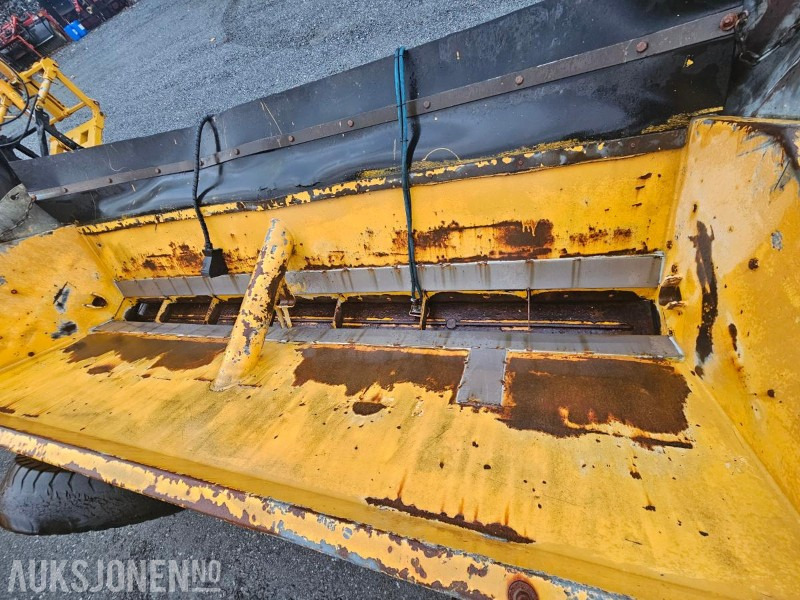 1991 Falköping Sandstrøer / Slepestrøer med hjul - Slepefeste - Type B10LU - 1 m3 - Сельскохозяйственная техника: фото 4 1991 Falköping Sandstrøer / Slepestrøer med hjul - Slepefeste - Type B10LU - 1 m3 - Сельскохозяйственная техника: фото 4