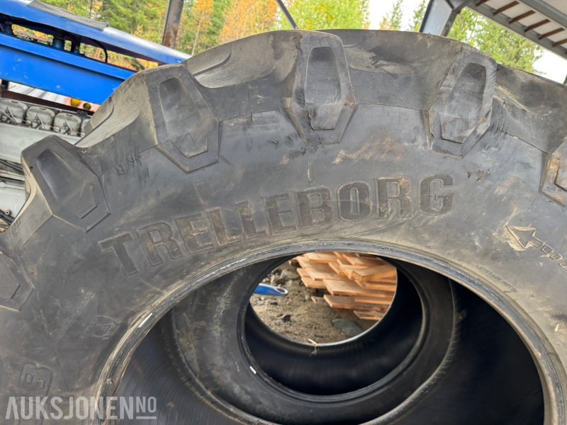 2 stk. traktordekk Trelleborg TM600 650/65 R38 og Firestone Performer 85 480/70 R30 - Сельскохозяйственная техника: фото 2 2 stk. traktordekk Trelleborg TM600 650/65 R38 og Firestone Performer 85 480/70 R30 - Сельскохозяйственная техника: фото 2