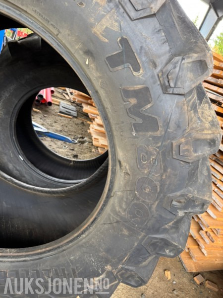 2 stk. traktordekk Trelleborg TM600 650/65 R38 og Firestone Performer 85 480/70 R30 - Сельскохозяйственная техника: фото 3 2 stk. traktordekk Trelleborg TM600 650/65 R38 og Firestone Performer 85 480/70 R30 - Сельскохозяйственная техника: фото 3