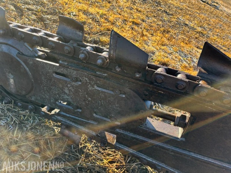 Сельскохозяйственная техника 2012 AFT 100 KJEDEGRAVER / GRØFTEGRAVER MED LASER: фото 14 Сельскохозяйственная техника 2012 AFT 100 KJEDEGRAVER / GRØFTEGRAVER MED LASER: фото 14