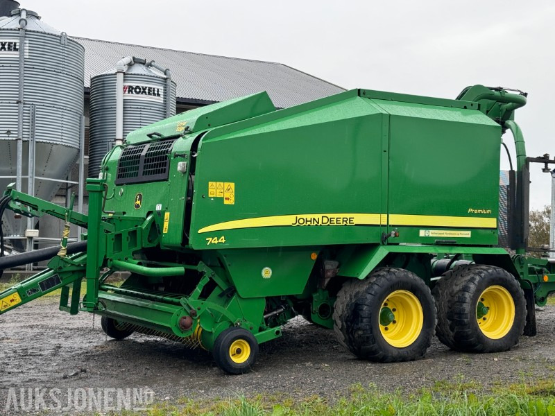 2012 John Deere Rundballepresse / Kombipresse 744 H - Сельскохозяйственная техника: фото 1 2012 John Deere Rundballepresse / Kombipresse 744 H - Сельскохозяйственная техника: фото 1