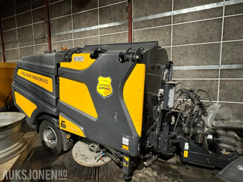 2013 Schmidt Wasa 300+ feiemaskin - 3 m³ beholder | 2,4 m feiebredde | PTO-drift - Сельскохозяйственная техника: фото 1 2013 Schmidt Wasa 300+ feiemaskin - 3 m³ beholder | 2,4 m feiebredde | PTO-drift - Сельскохозяйственная техника: фото 1
