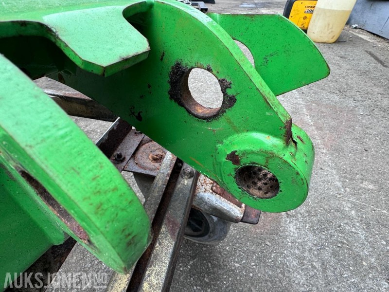 Lite brukt løftearm til Avant 630 - Сельскохозяйственная техника: фото 4 Lite brukt løftearm til Avant 630 - Сельскохозяйственная техника: фото 4