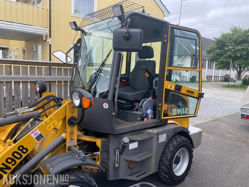 Колёсный погрузчик Sino 908 Hjullaster med skuffe og pallegaffler: фото 18