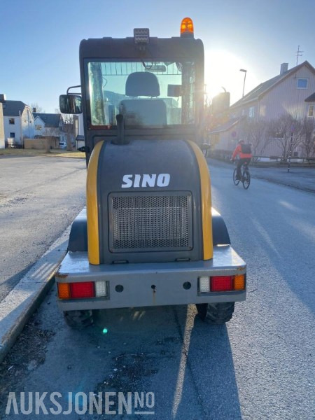 Колёсный погрузчик Sino 908 Hjullaster med skuffe og pallegaffler: фото 7
