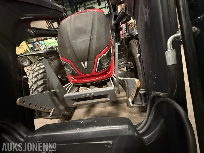 Valtra A104 m Laster, skuffe og pallegaffel - Трактор: фото 4 Valtra A104 m Laster, skuffe og pallegaffel - Трактор: фото 4