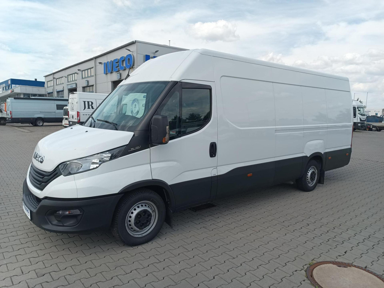 IVECO Daily 35S16V - Цельнометаллический фургон: фото 1 IVECO Daily 35S16V - Цельнометаллический фургон: фото 1