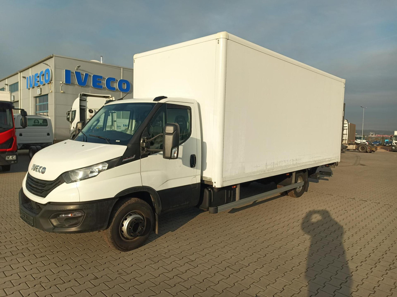 IVECO Daily 70C18A8/P - Фургон с закрытым кузовом: фото 1 IVECO Daily 70C18A8/P - Фургон с закрытым кузовом: фото 1