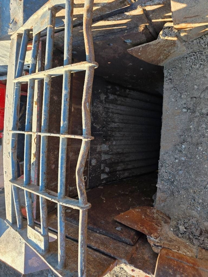 Мобильная дробилка Sandvik QJ 341: фото 21