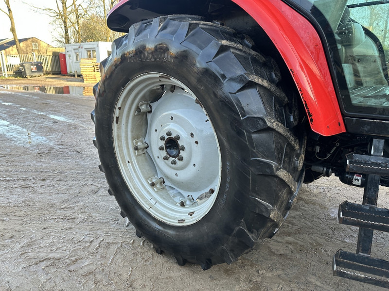 Трактор Massey Ferguson 5445: фото 11