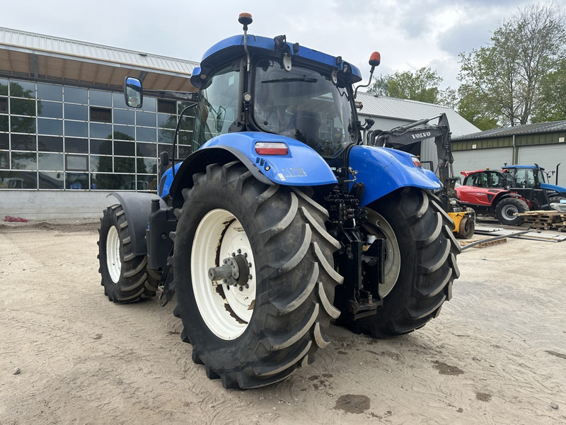 New Holland T7.235 - Трактор: фото 5 New Holland T7.235 - Трактор: фото 5