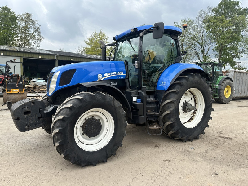 New Holland T7.235 - Трактор: фото 1 New Holland T7.235 - Трактор: фото 1