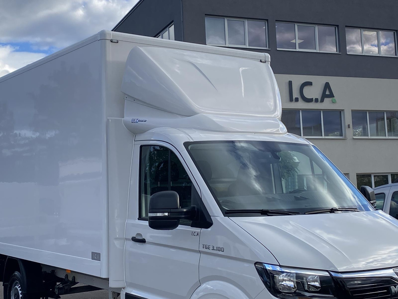 MAN TGE 3.180 RS4490 1+2, 180PS, 2.0L | ALU-BOX 4200mm + LADERAMPE - Фургон с закрытым кузовом: фото 5 MAN TGE 3.180 RS4490 1+2, 180PS, 2.0L | ALU-BOX 4200mm + LADERAMPE - Фургон с закрытым кузовом: фото 5