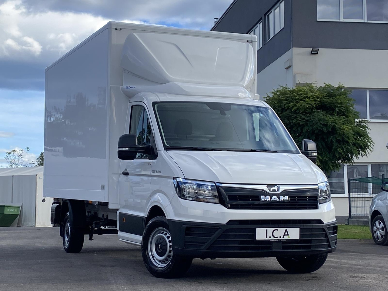 MAN TGE 3.180 RS4490 1+2, 180PS, 2.0L | ALU-BOX 4200mm + LADERAMPE - Фургон с закрытым кузовом: фото 3 MAN TGE 3.180 RS4490 1+2, 180PS, 2.0L | ALU-BOX 4200mm + LADERAMPE - Фургон с закрытым кузовом: фото 3
