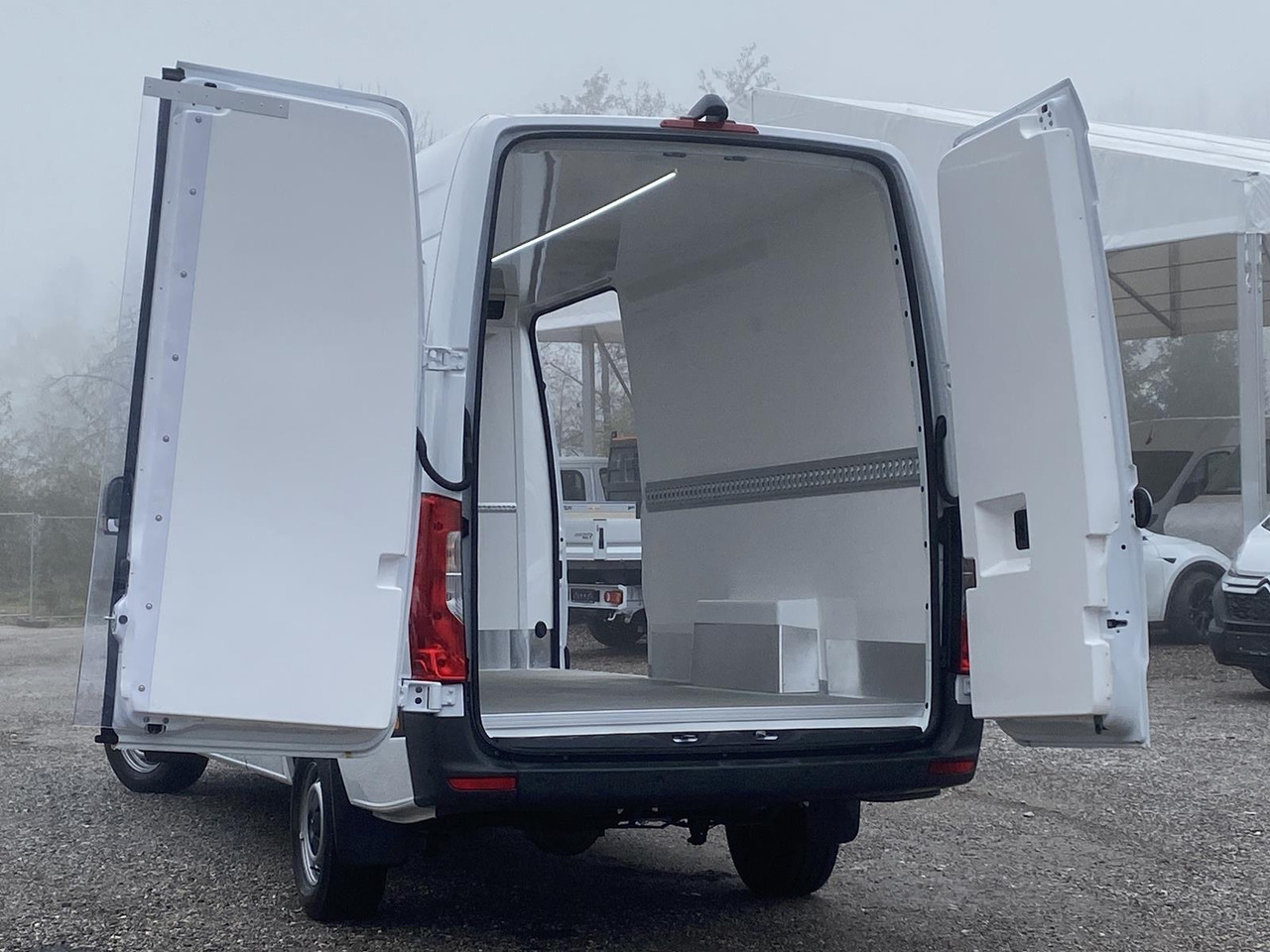 Новый Фургон-рефрижератор MERCEDES-BENZ SPRINTER 317 CDI L4H3 170PS AUTOMATIK FRISCHDIENST + KONVEKTA FK 3022 12-220V: фото 10 Новый Фургон-рефрижератор MERCEDES-BENZ SPRINTER 317 CDI L4H3 170PS AUTOMATIK FRISCHDIENST + KONVEKTA FK 3022 12-220V: фото 10