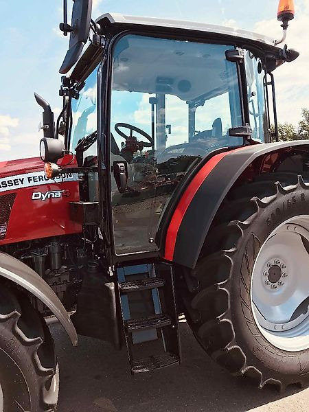 Massey Ferguson MF 5709 M Dyna-4 - Трактор: фото 5 Massey Ferguson MF 5709 M Dyna-4 - Трактор: фото 5