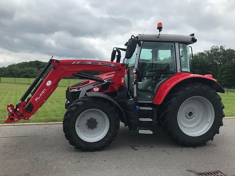 Massey Ferguson MF 5S.145 Dyna-6 "Efficient" - Трактор: фото 5 Massey Ferguson MF 5S.145 Dyna-6 "Efficient" - Трактор: фото 5