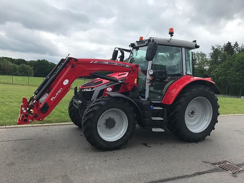 Massey Ferguson MF 5S.145 Dyna-6 "Efficient" - Трактор: фото 2 Massey Ferguson MF 5S.145 Dyna-6 "Efficient" - Трактор: фото 2