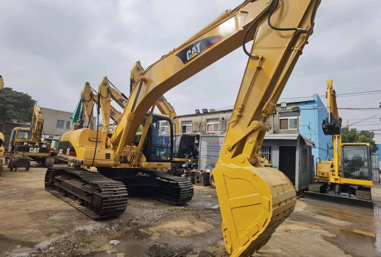 Caterpillar 320C 320CL 320BL Used Excavator CAT 320D 320D2 320GC 20 Ton Crawler Excavator - Гусеничный экскаватор: фото 3 Caterpillar 320C 320CL 320BL Used Excavator CAT 320D 320D2 320GC 20 Ton Crawler Excavator - Гусеничный экскаватор: фото 3