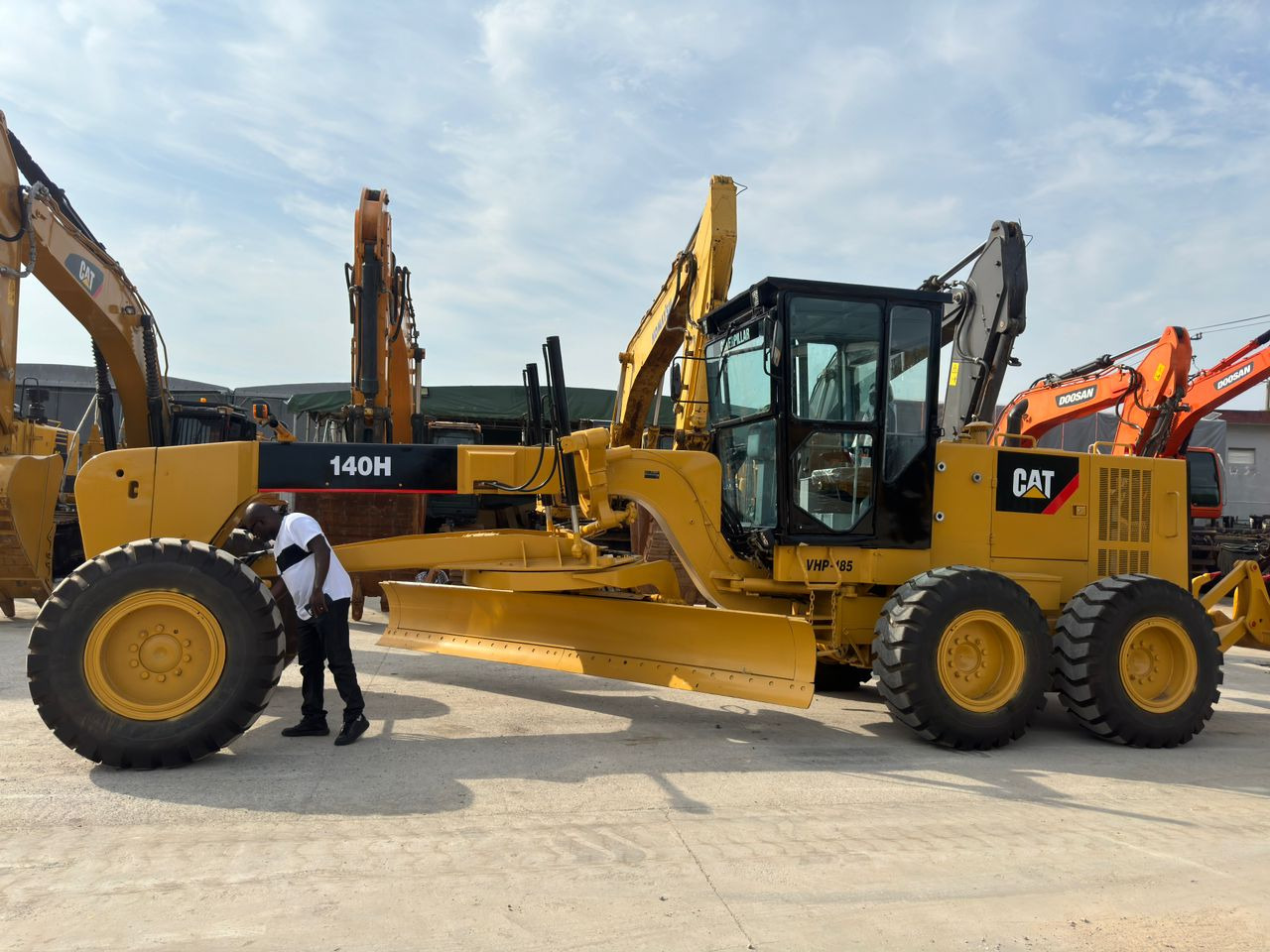Caterpillar CAT 140 140H 140K Used Grader Secondhand Motor Grader in High Quality - Грейдер: фото 3 Caterpillar CAT 140 140H 140K Used Grader Secondhand Motor Grader in High Quality - Грейдер: фото 3