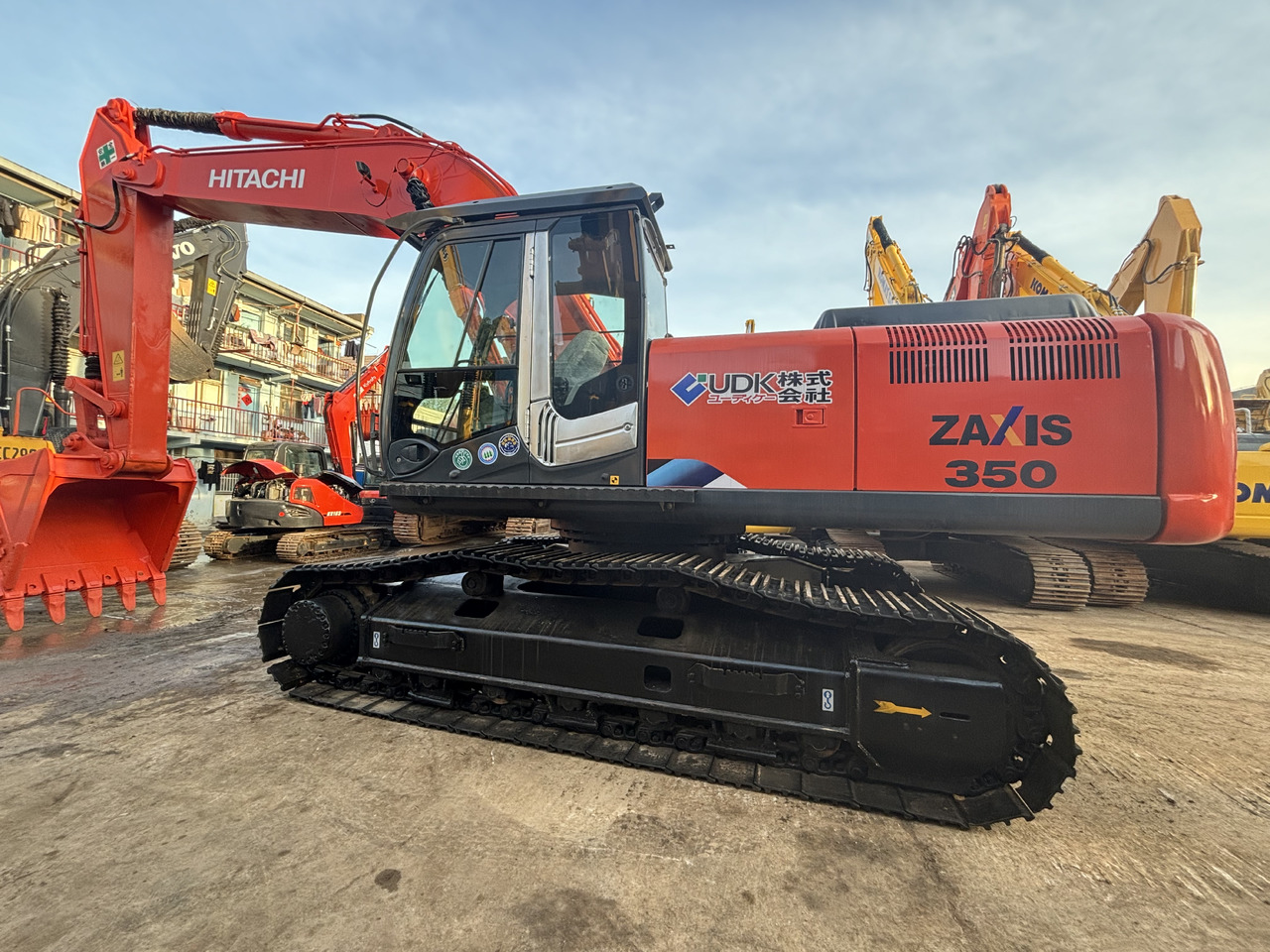 Hitachi ZX350 Used Excavator Hitachi 35 ton Secondhand Crawler Excavators Zx60 zx70 Zx120 Zx130 zx210 zx240 Zx300 zx850 - Гусеничный экскаватор: фото 1 Hitachi ZX350 Used Excavator Hitachi 35 ton Secondhand Crawler Excavators Zx60 zx70 Zx120 Zx130 zx210 zx240 Zx300 zx850 - Гусеничный экскаватор: фото 1