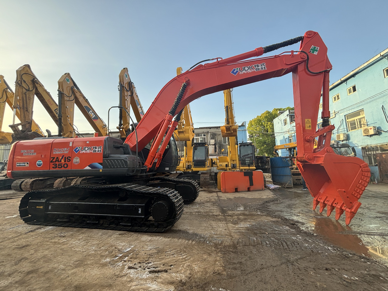 Hitachi ZX350 Used Excavator Hitachi 35 ton Secondhand Crawler Excavators Zx60 zx70 Zx120 Zx130 zx210 zx240 Zx300 zx850 - Гусеничный экскаватор: фото 4 Hitachi ZX350 Used Excavator Hitachi 35 ton Secondhand Crawler Excavators Zx60 zx70 Zx120 Zx130 zx210 zx240 Zx300 zx850 - Гусеничный экскаватор: фото 4