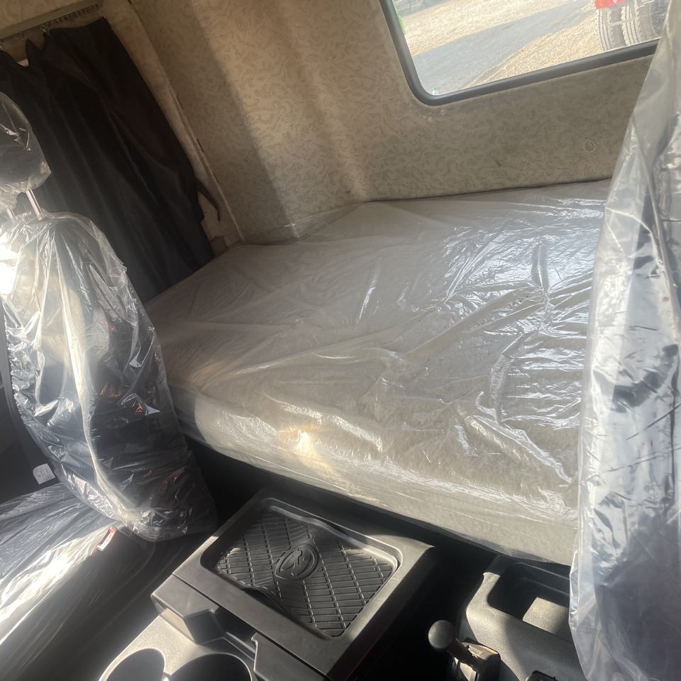 Тягач Shacman New or Used  (6*4) ,(8*2) (8*4)Semi Truck Head Tractor Head Tipper Head: фото 9 Тягач Shacman New or Used  (6*4) ,(8*2) (8*4)Semi Truck Head Tractor Head Tipper Head: фото 9