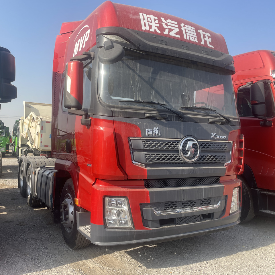 Shacman Slightly Used X3000 X5000 (6*4) Semi Truck Head Tractor Head Tipper Head - Тягач: фото 1 Shacman Slightly Used X3000 X5000 (6*4) Semi Truck Head Tractor Head Tipper Head - Тягач: фото 1