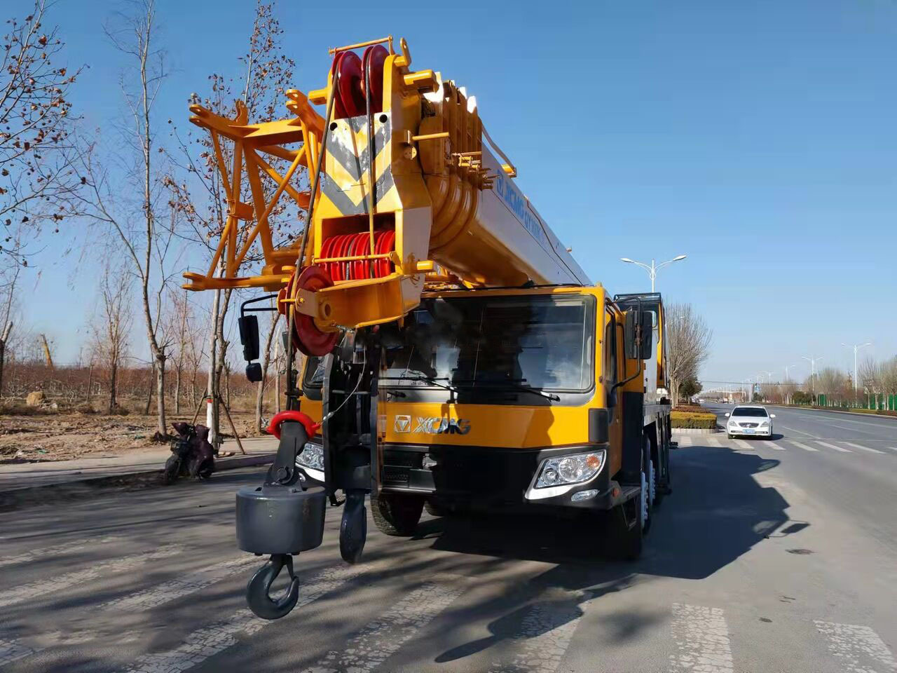 XCMG 100 Ton Used Truck Crane QY100K-II with High Quality for Sale - Мобильный кран: фото 1 XCMG 100 Ton Used Truck Crane QY100K-II with High Quality for Sale - Мобильный кран: фото 1
