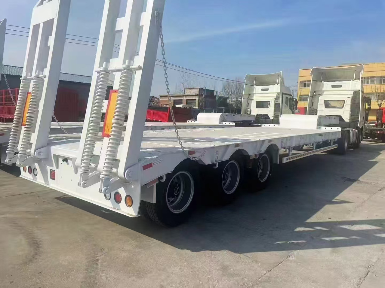 ZHICHENG Semi Flat Bed Low Bed in New or Used with 3 Axles 4 Axles - Низкорамный полуприцеп: фото 1 ZHICHENG Semi Flat Bed Low Bed in New or Used with 3 Axles 4 Axles - Низкорамный полуприцеп: фото 1