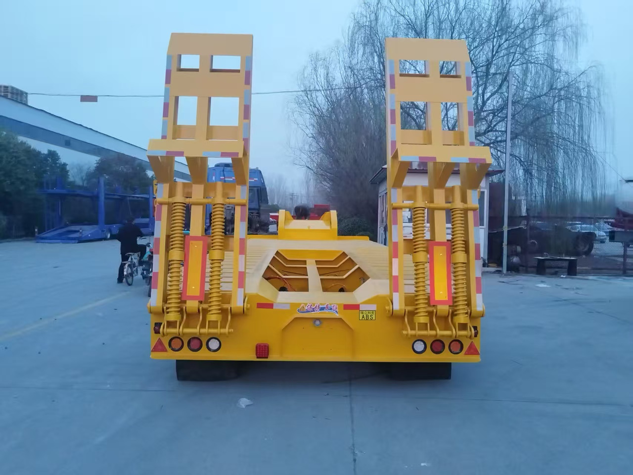 ZHICHENG Semi Flat Bed New or Used Low Bed in Length 8m,10,12m, 14m, 16m - Низкорамный полуприцеп: фото 3 ZHICHENG Semi Flat Bed New or Used Low Bed in Length 8m,10,12m, 14m, 16m - Низкорамный полуприцеп: фото 3