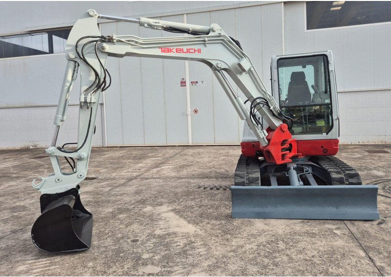 Takeuchi TB250 - Мини-экскаватор: фото 4 Takeuchi TB250 - Мини-экскаватор: фото 4