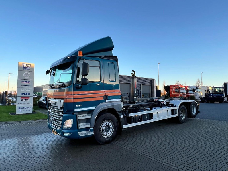 DAF CF85 6x2 containersysteem Only 350.000km / HIAB XR 26S Haakarmsyteem - Крюковой мультилифт: фото 1 DAF CF85 6x2 containersysteem Only 350.000km / HIAB XR 26S Haakarmsyteem - Крюковой мультилифт: фото 1