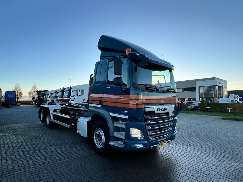 DAF CF85 6x2 containersysteem Only 350.000km / HIAB XR 26S Haakarmsyteem - Крюковой мультилифт: фото 3 DAF CF85 6x2 containersysteem Only 350.000km / HIAB XR 26S Haakarmsyteem - Крюковой мультилифт: фото 3