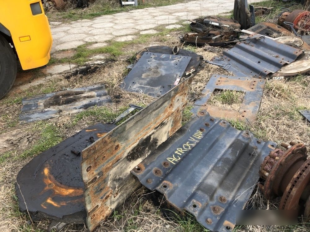 Placa inaltatoare cupla camion Volvo Scania Renault Man Daf truck - Седло для Грузовиков: фото 1 Placa inaltatoare cupla camion Volvo Scania Renault Man Daf truck - Седло для Грузовиков: фото 1